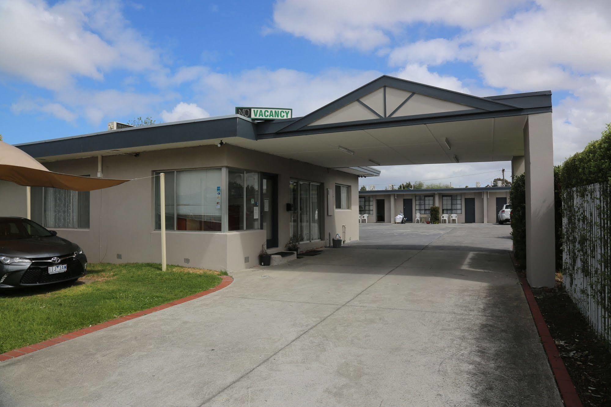 Beaconsfield Lodge Motel Exterior photo